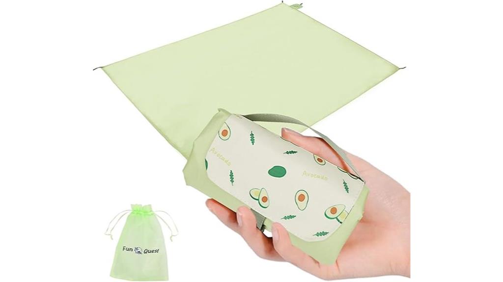 lightweight waterproof beach blanket