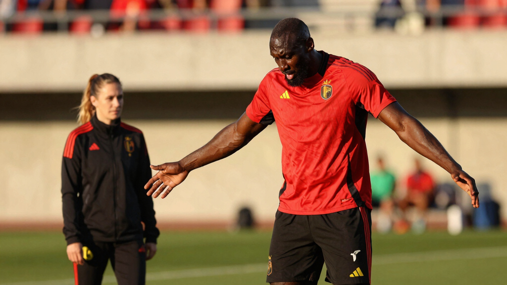 Lukaku shrugs off criticism ahead of Belgium's WC match vs. Senegal